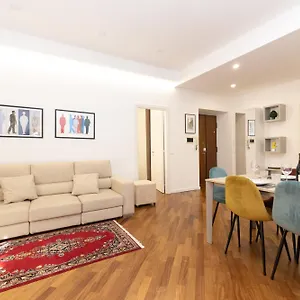 Barca House , Roma Italia